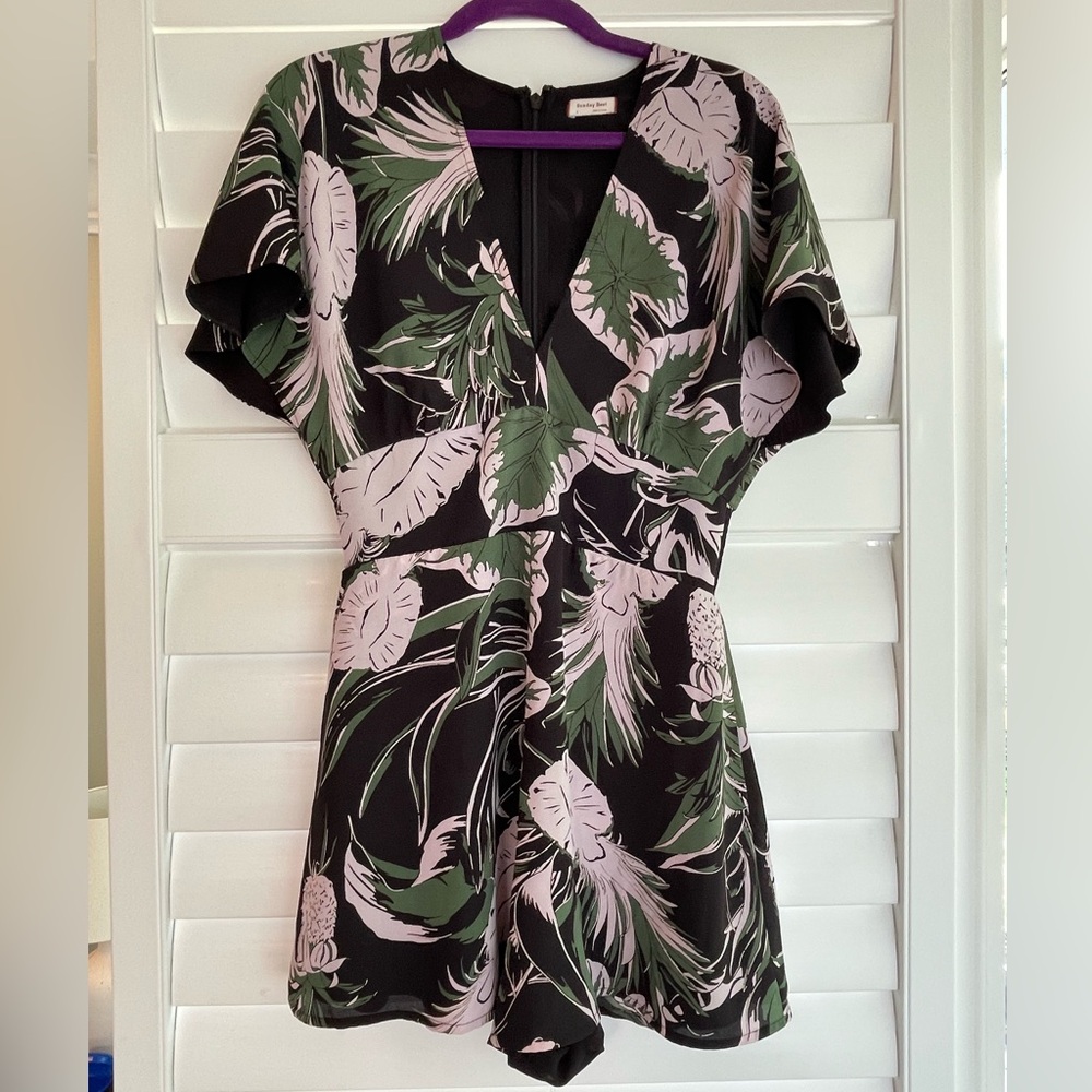 Aritzia Sunday Best Green leaf romper